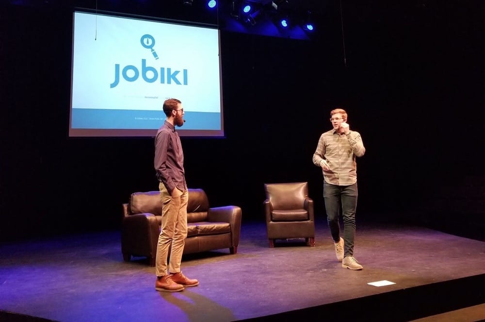 Jobiki-Brothers-On-stage-1