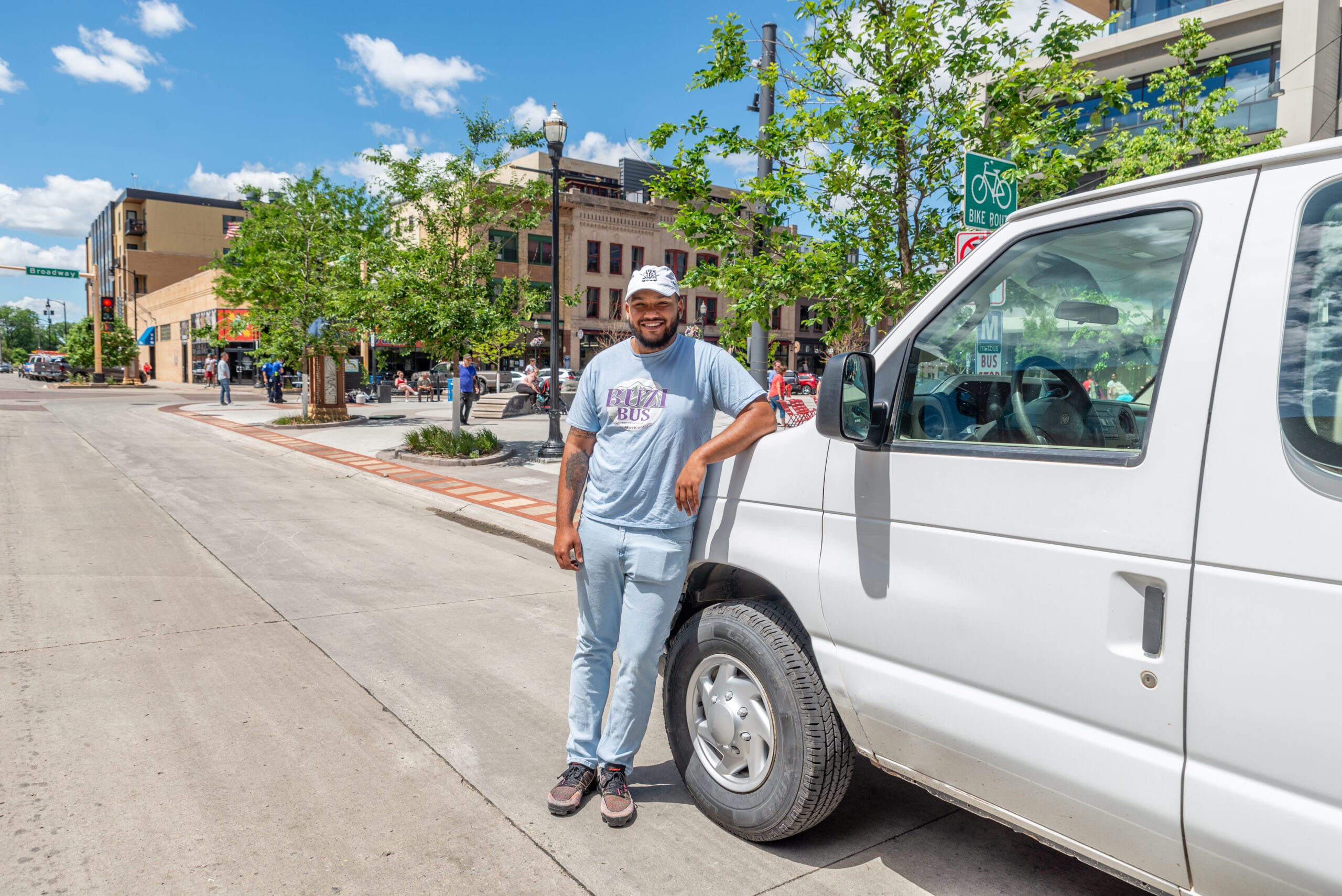 Buzi Bus: Quick Rides and Party Vibes